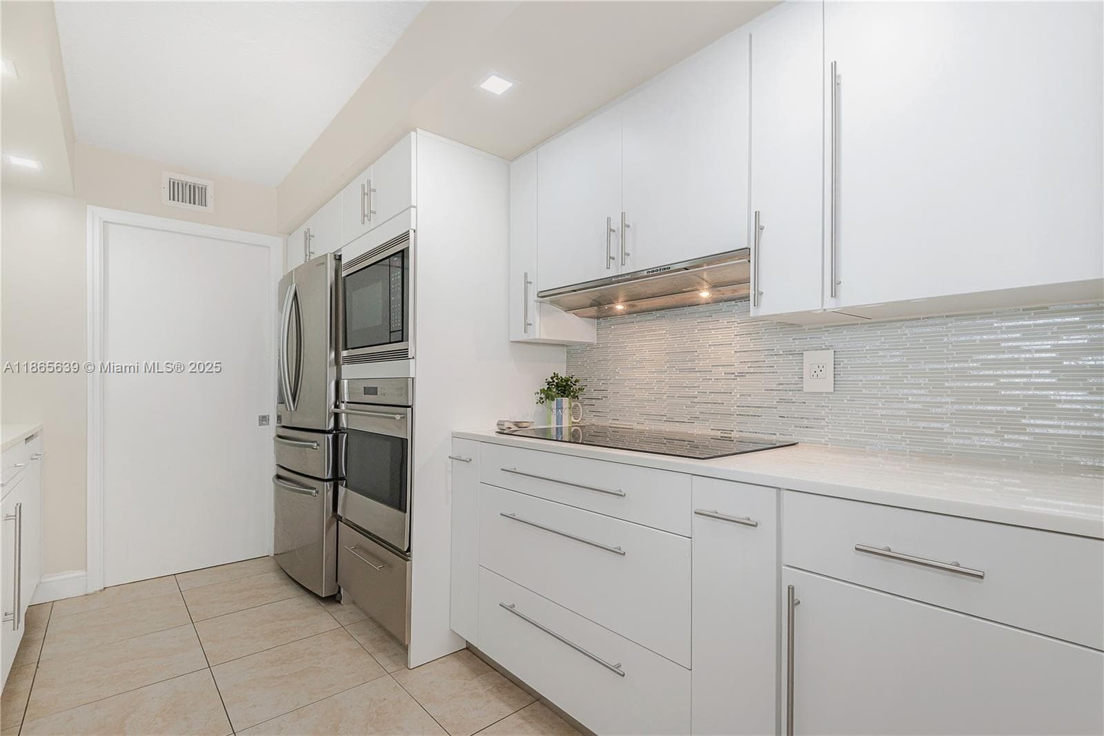 6917 Collins Ave 511 photo 8