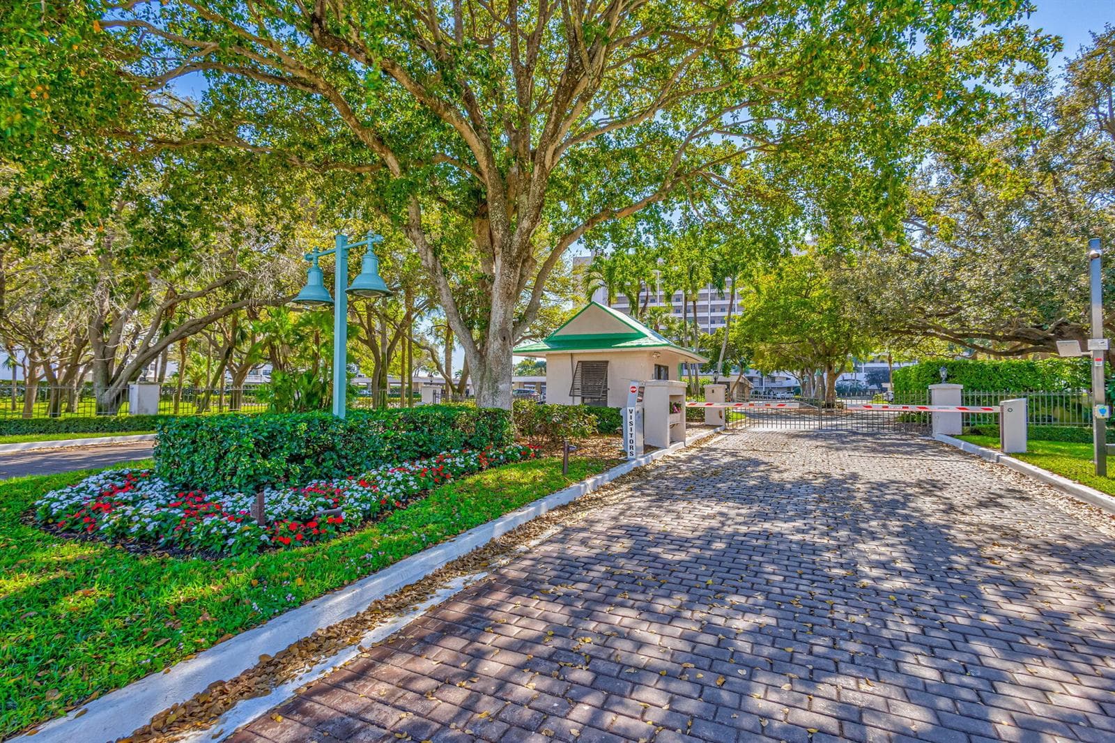 356 Golfview Road 609 photo 3