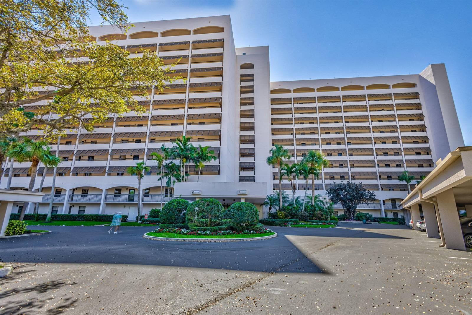 356 Golfview Road 609 photo 4