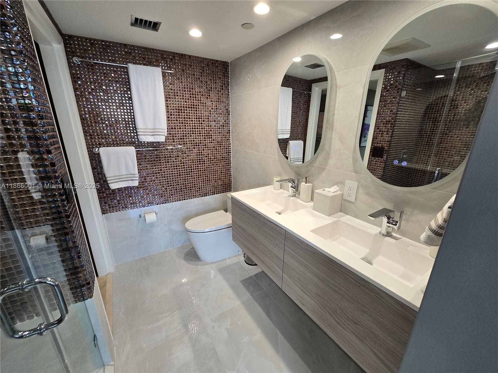 11113 Biscayne Blvd 854 photo 24