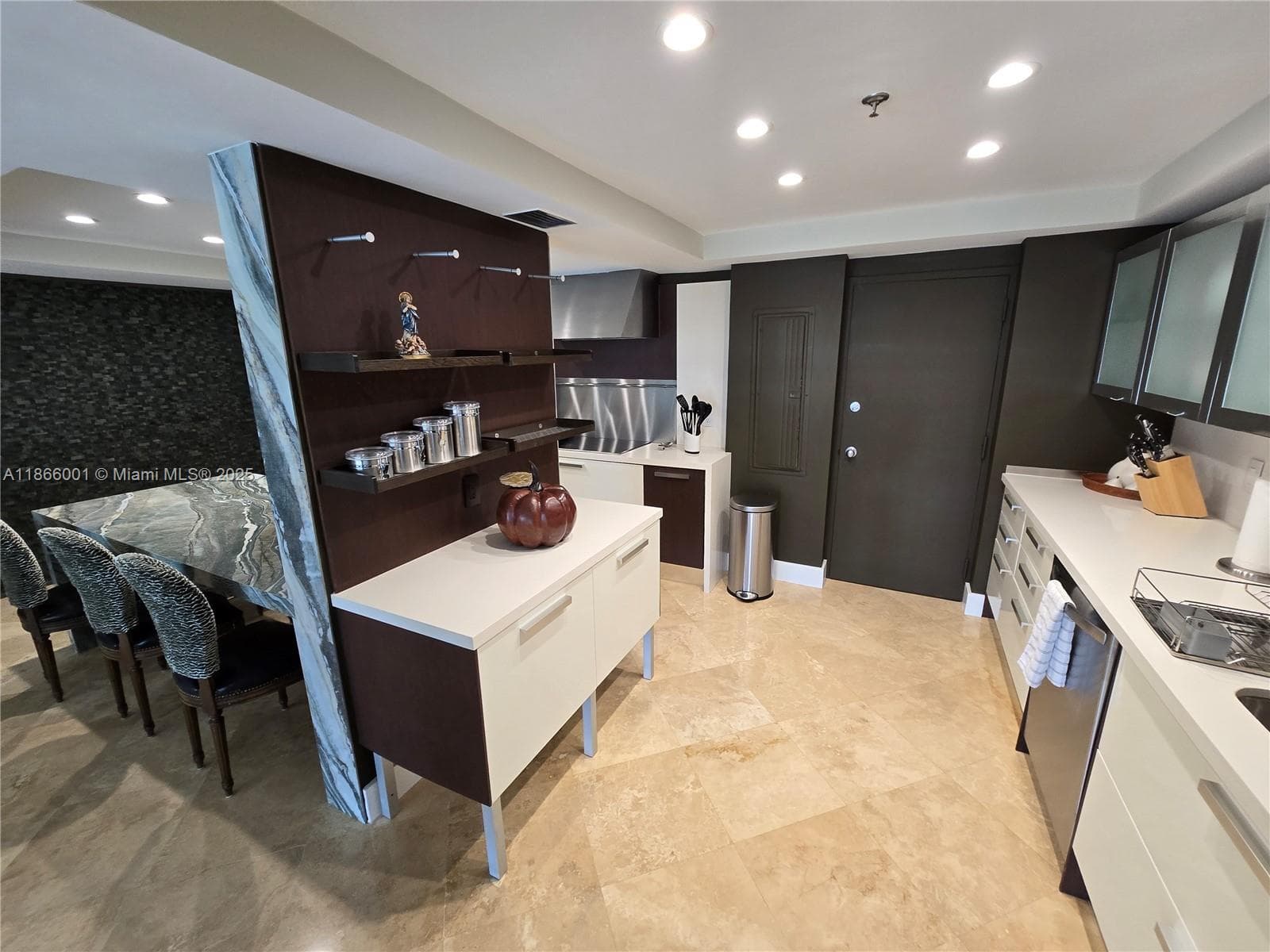 11113 Biscayne Blvd 854 photo 4