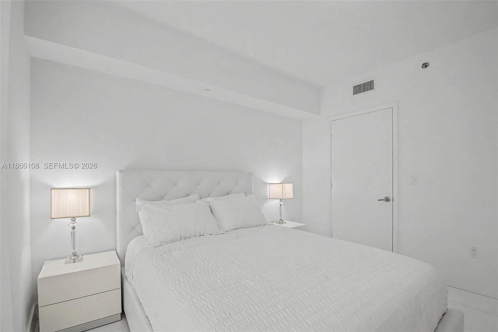 495 Brickell Ave 3504 photo 17