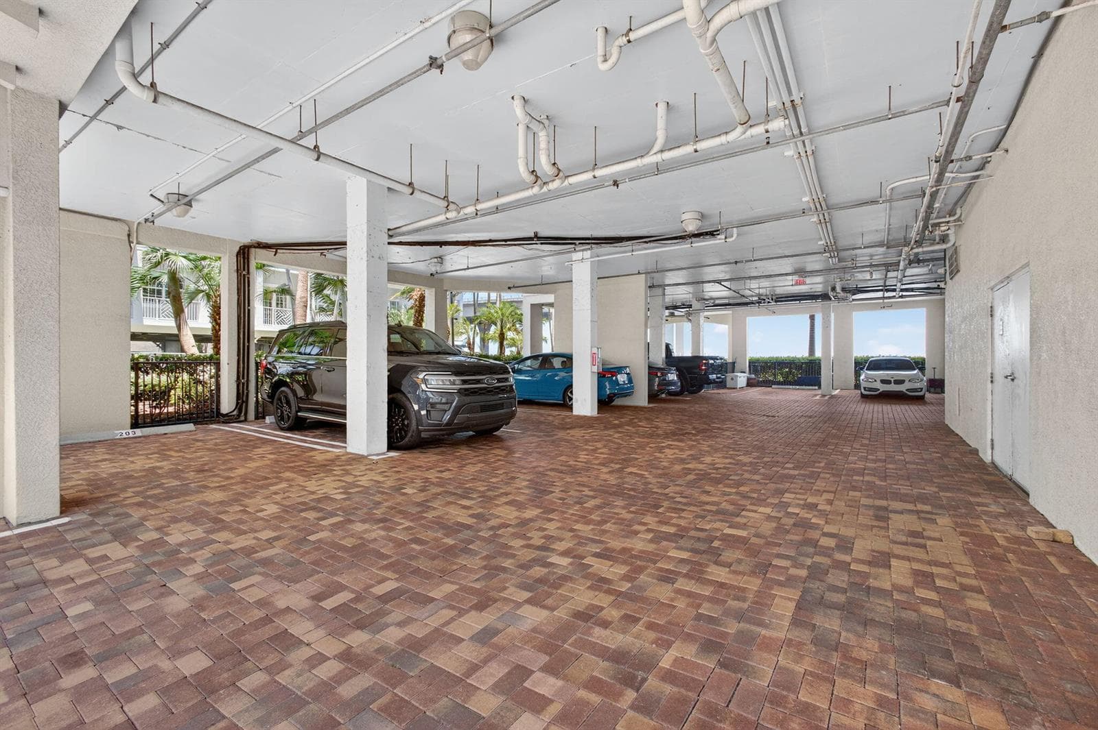 275 NW Flagler Avenue 204 photo 4