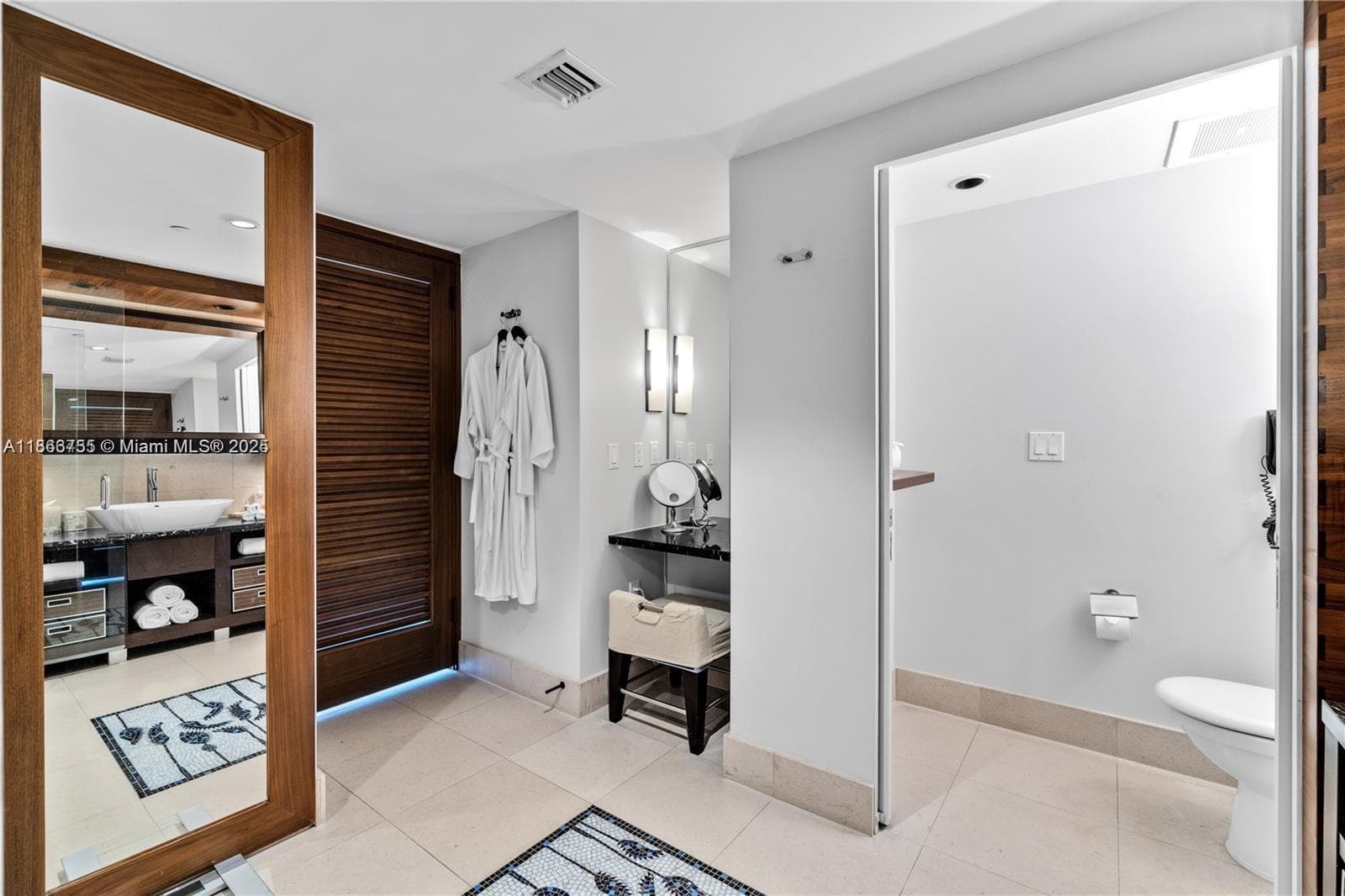6801 Collins Ave 818 photo 16