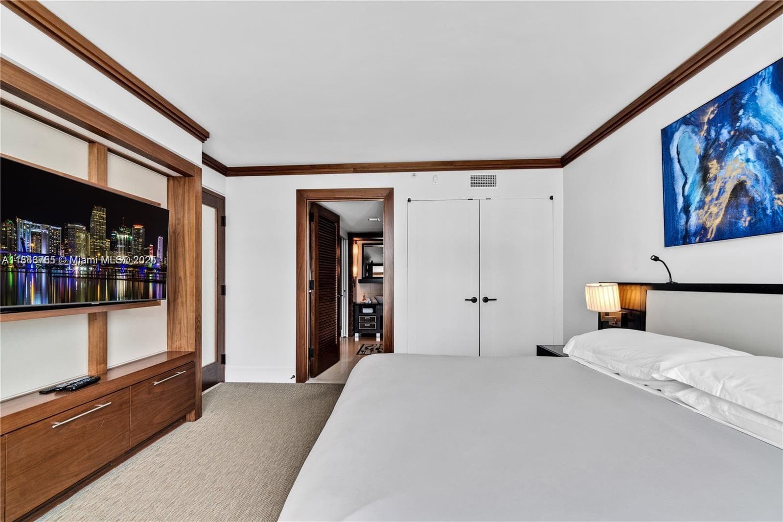 6801 Collins Ave 818 photo 12