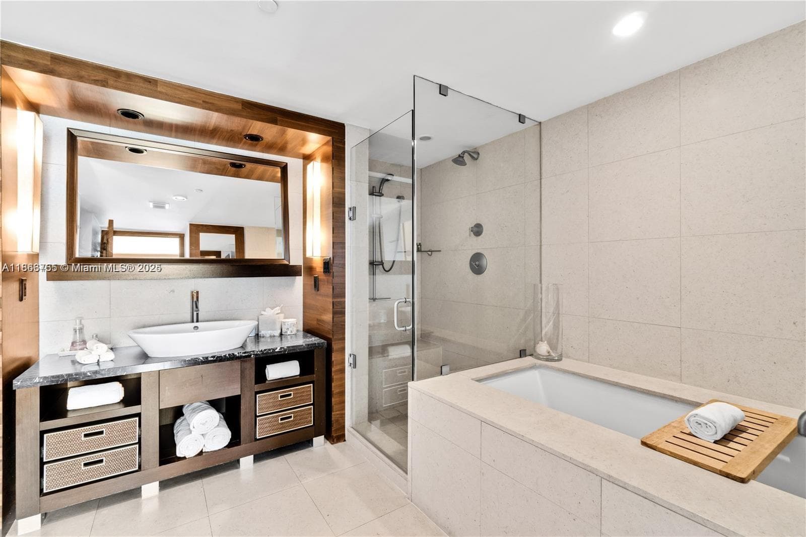 6801 Collins Ave 818 photo 14