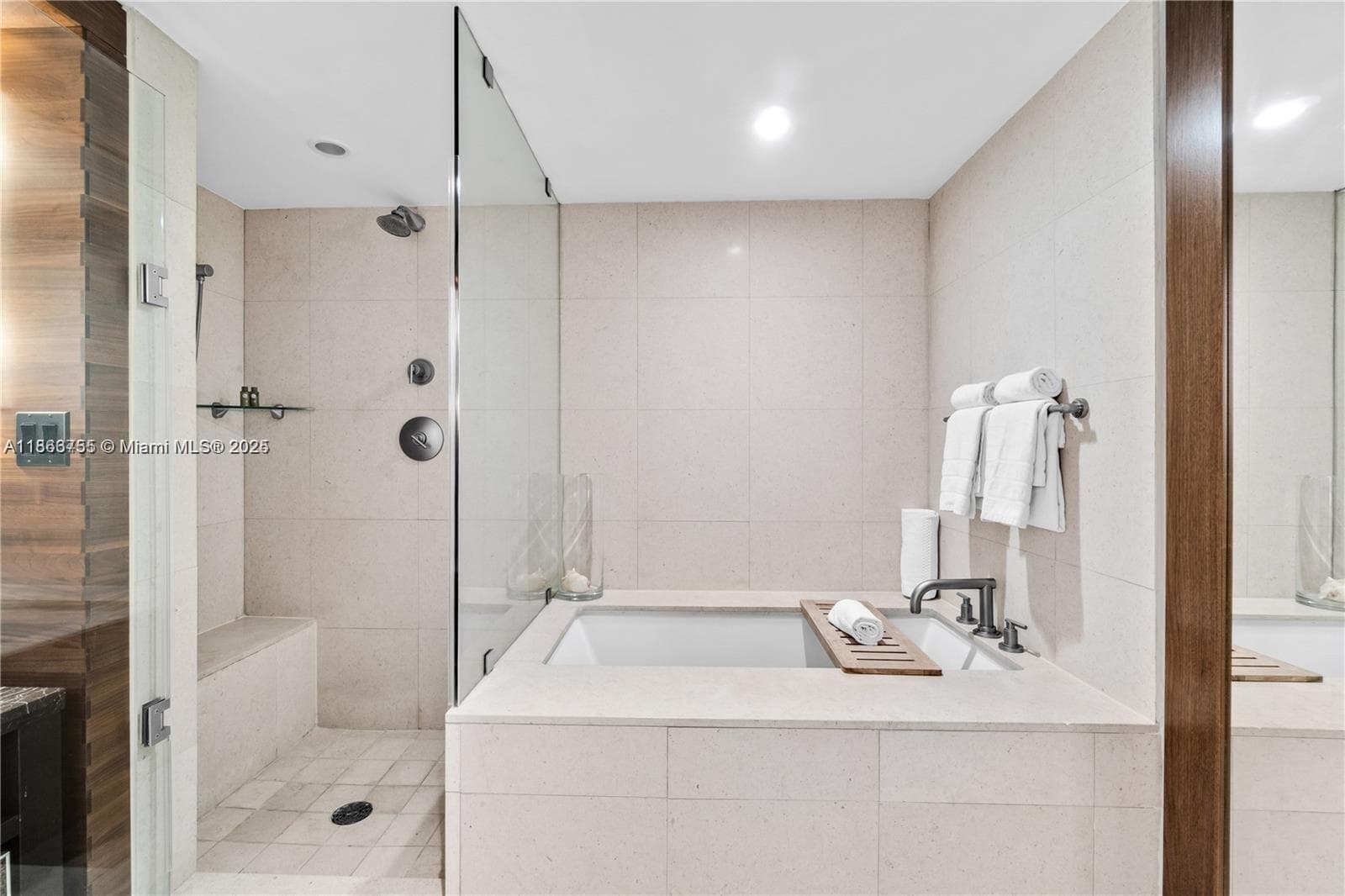 6801 Collins Ave 818 photo 15