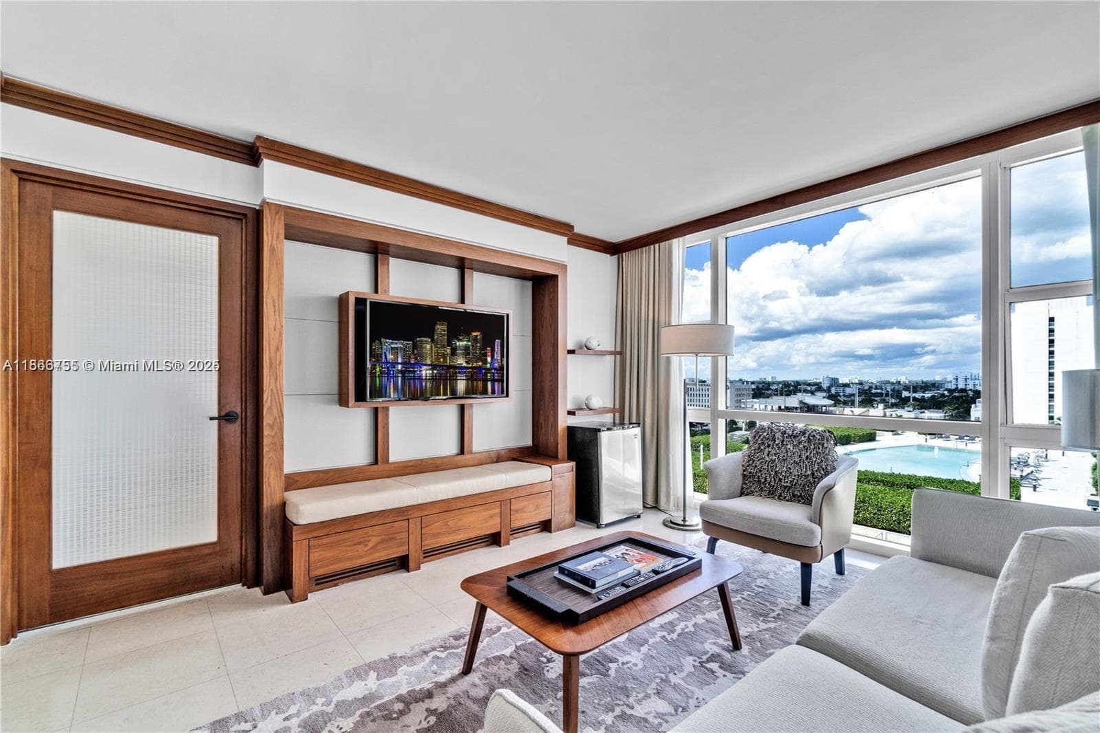 6801 Collins Ave 818 photo 4