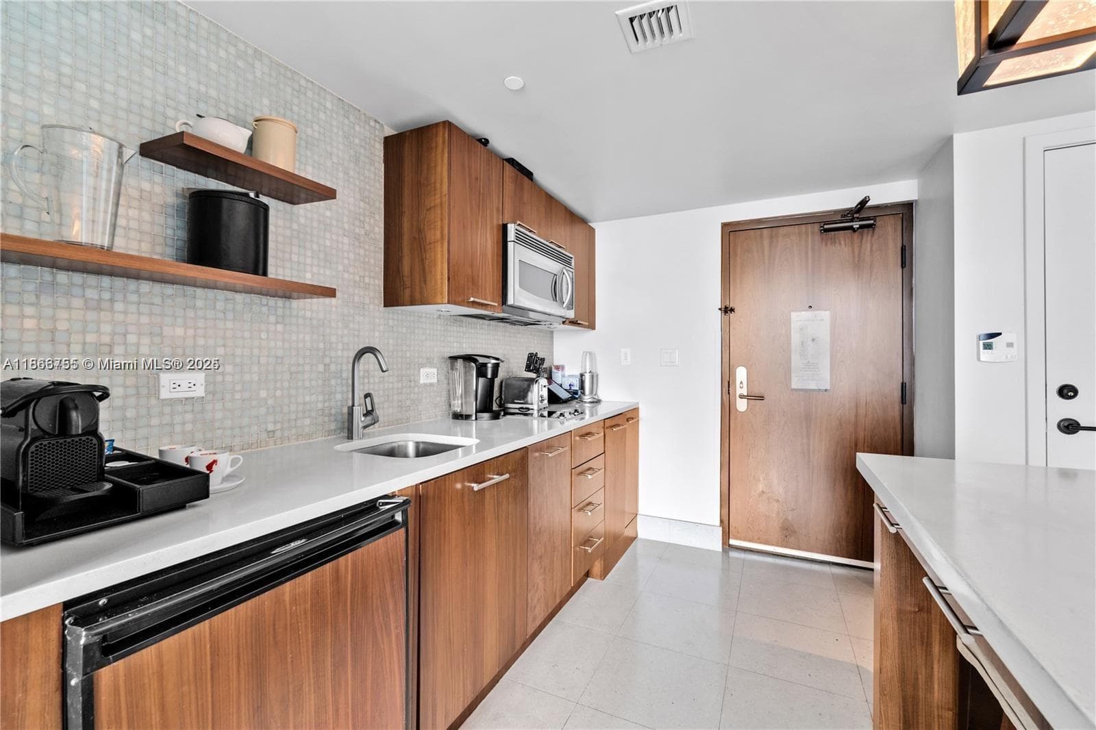 6801 Collins Ave 818 photo 8