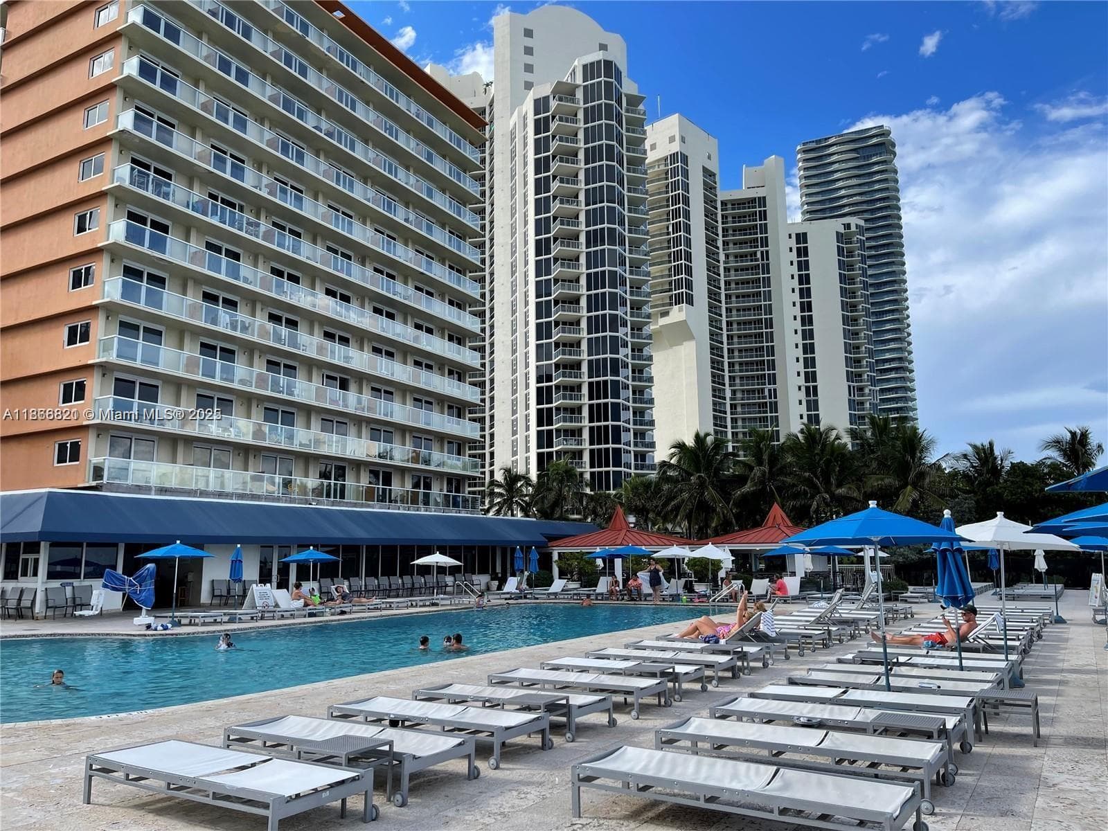 19201 Collins Ave 1108 photo 9