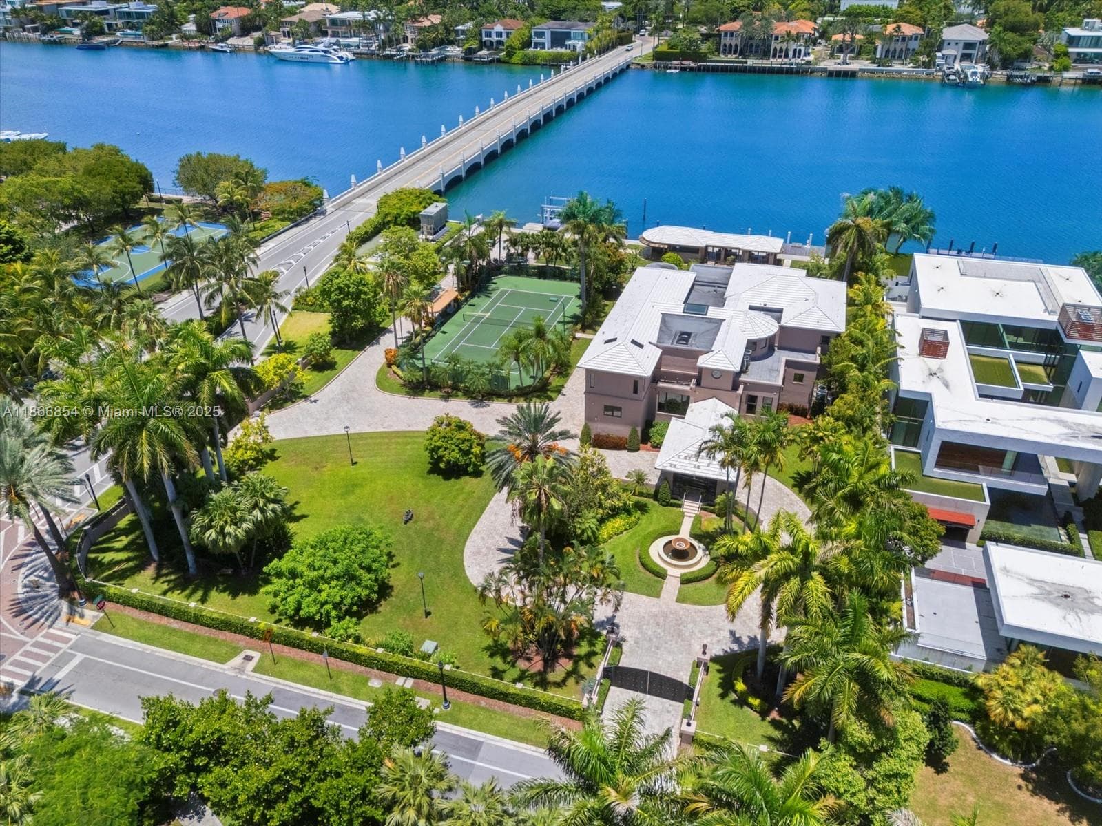 145 Palm Ave photo 2
