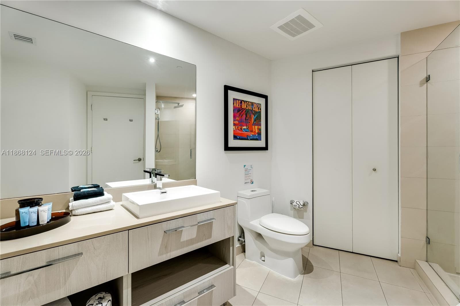 4111 Ocean Dr 1405 photo 17