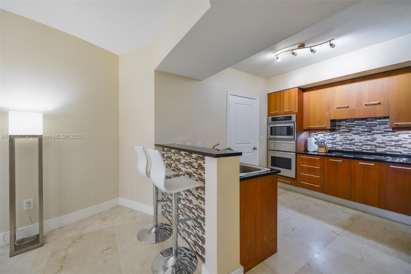 3101 S Ocean Dr 404 photo 11