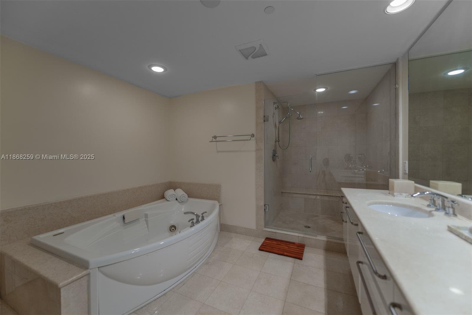 3101 S Ocean Dr 404 photo 19
