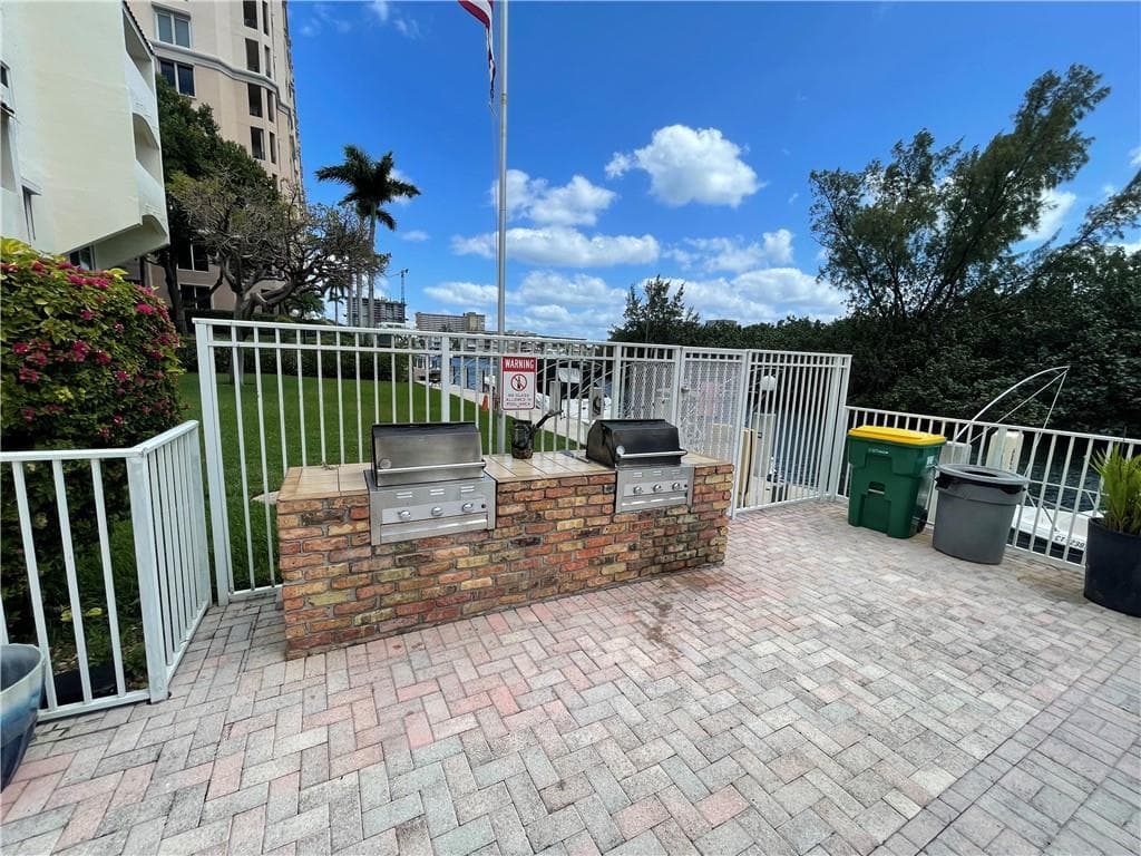2840 NE 14th Street Causeway 210 photo 7