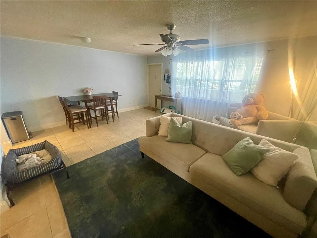 2840 NE 14th Street Causeway 210 photo 4