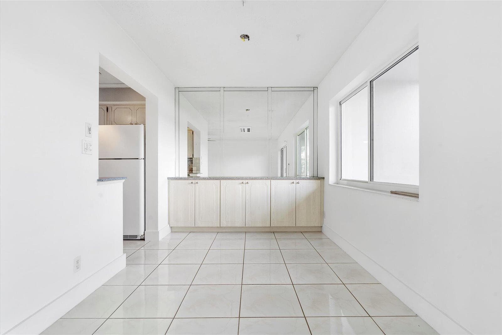 1001 N Riverside Drive 104 photo 5