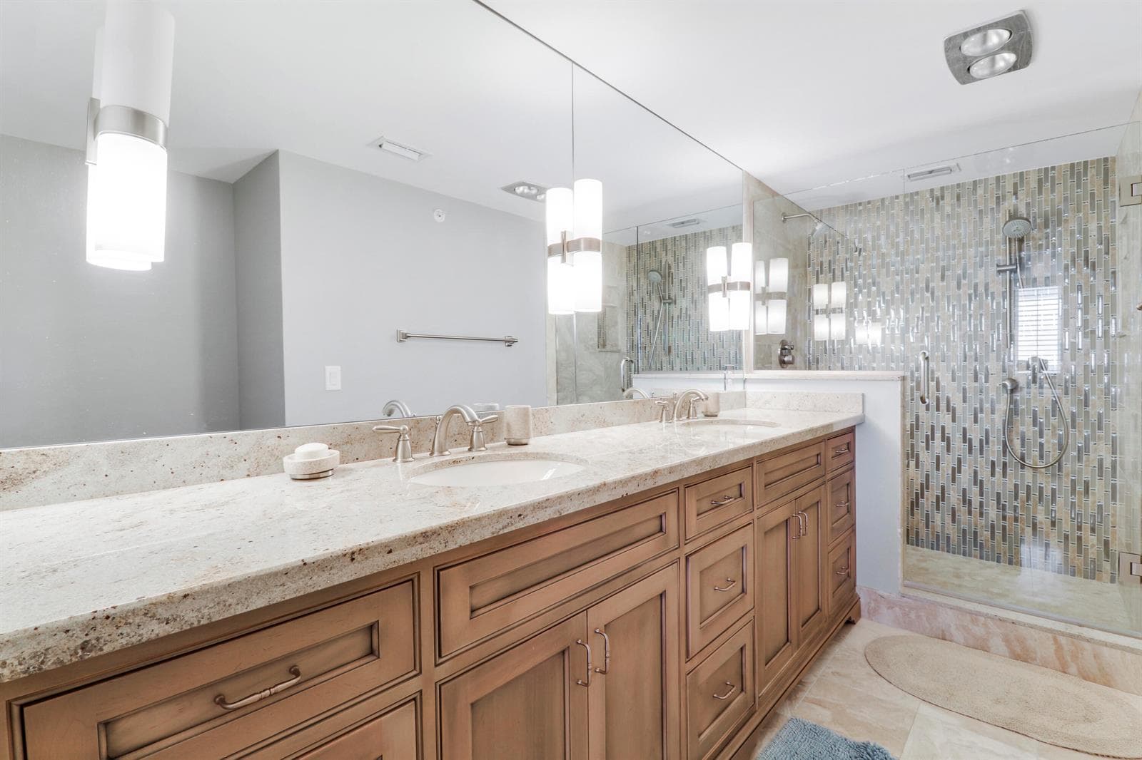 375 Beach Road 803 photo 23