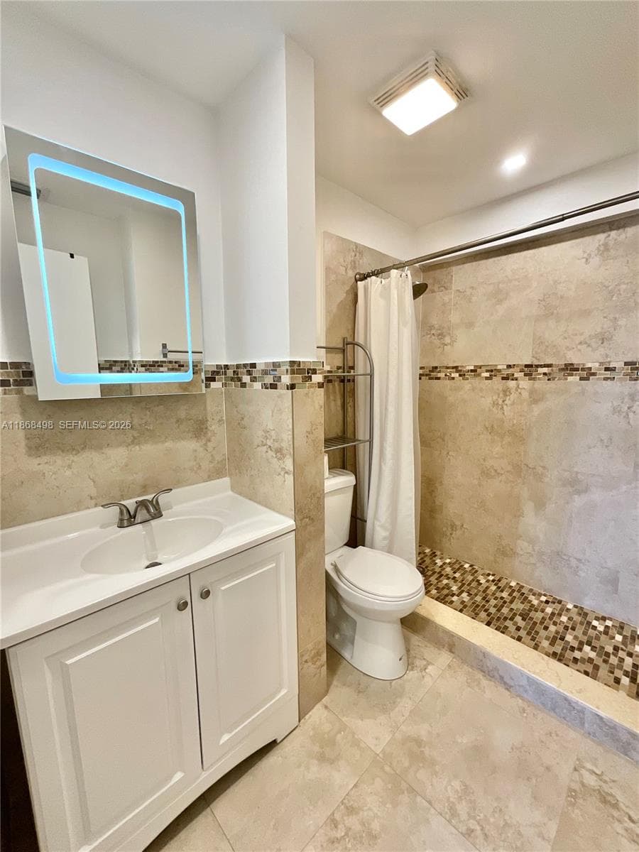 3545 NE 167th St 505 photo 15