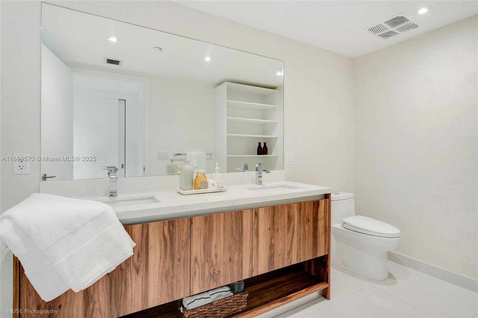 9901 W Bay Harbor Dr 406 photo 21