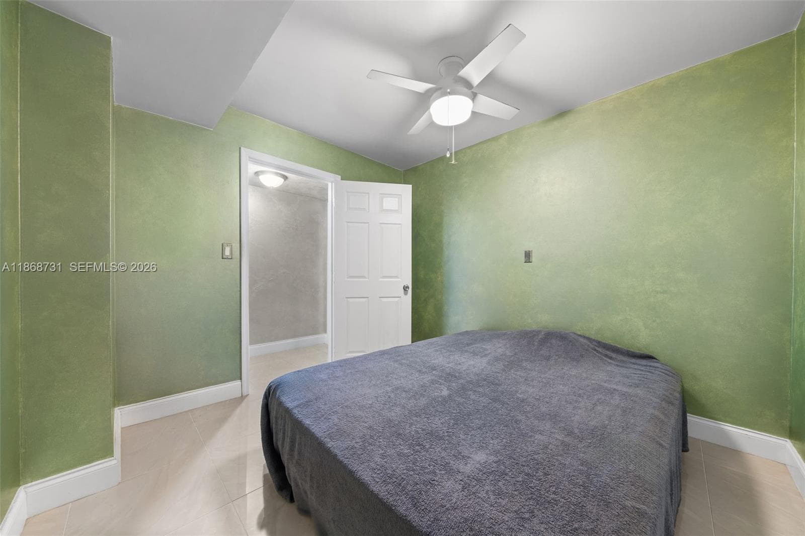 1000 Parkview Dr 1025 photo 15