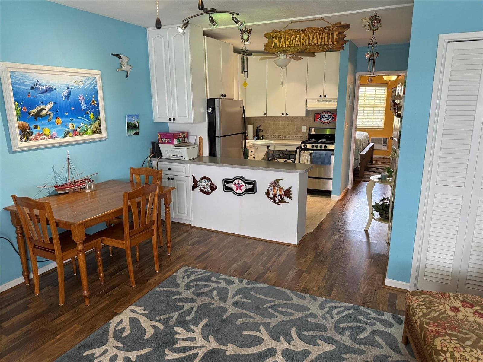 1105 S Riverside Drive 205 photo 12