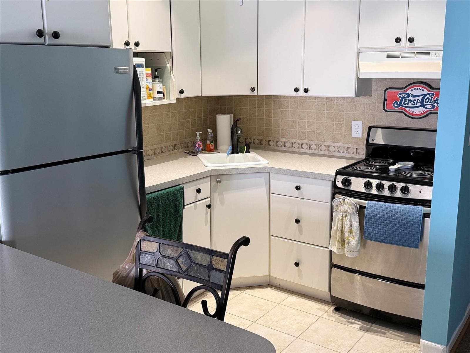 1105 S Riverside Drive 205 photo 14