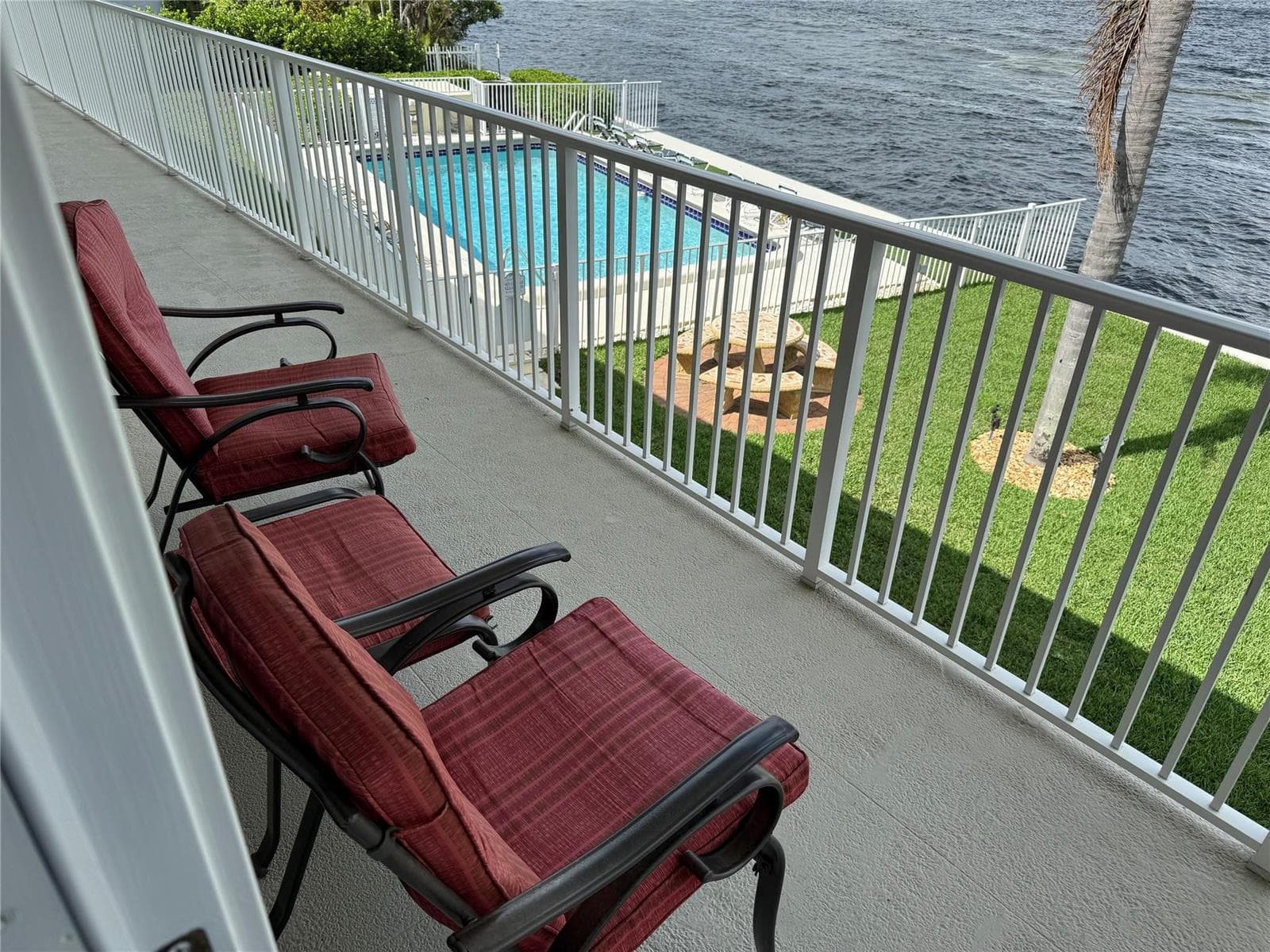 1105 S Riverside Drive 205 photo 18