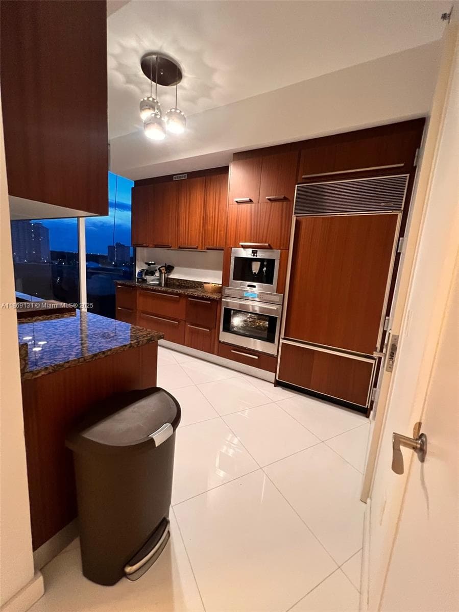 15811 Collins Ave 605 photo 10