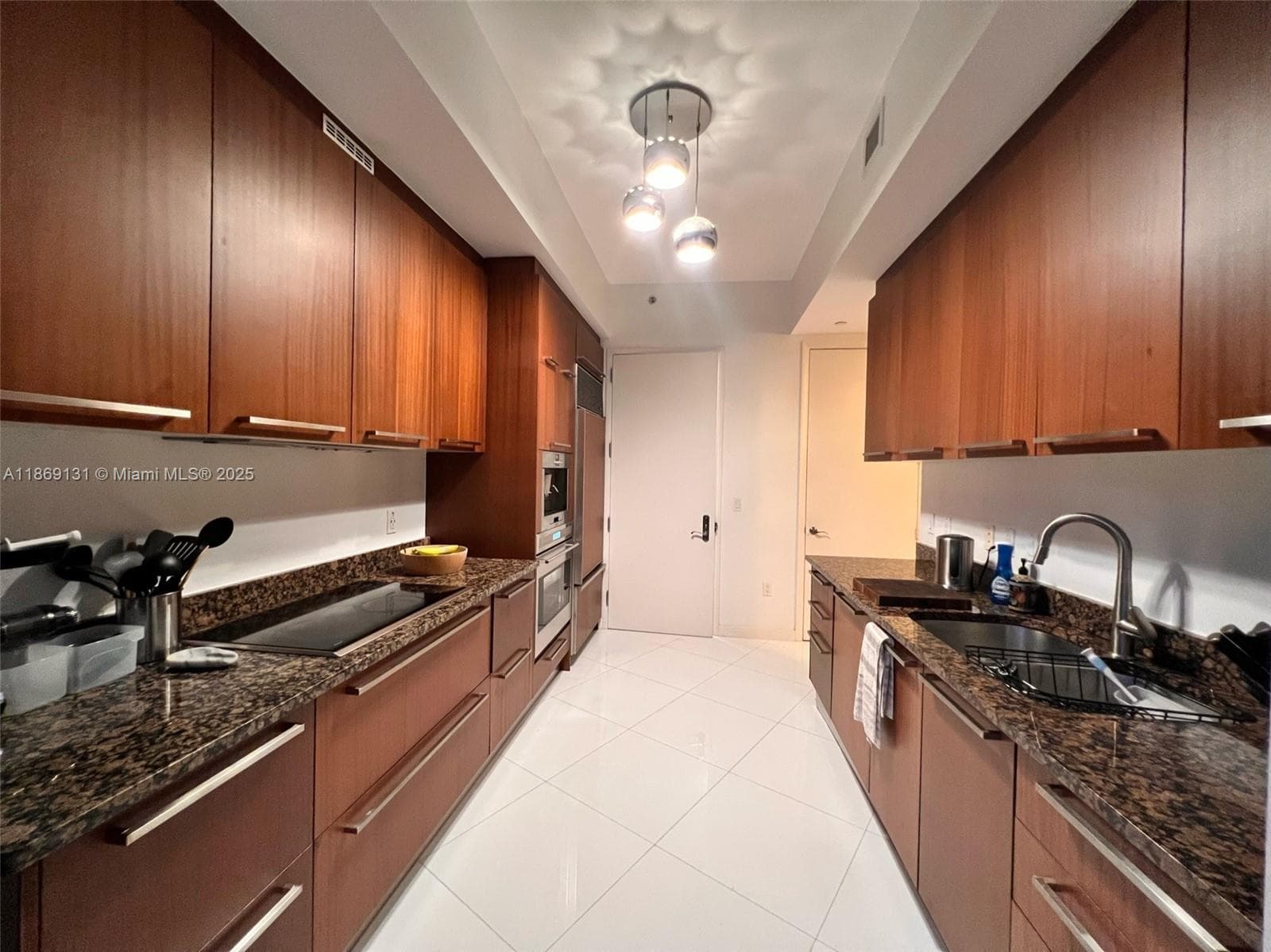 15811 Collins Ave 605 photo 11