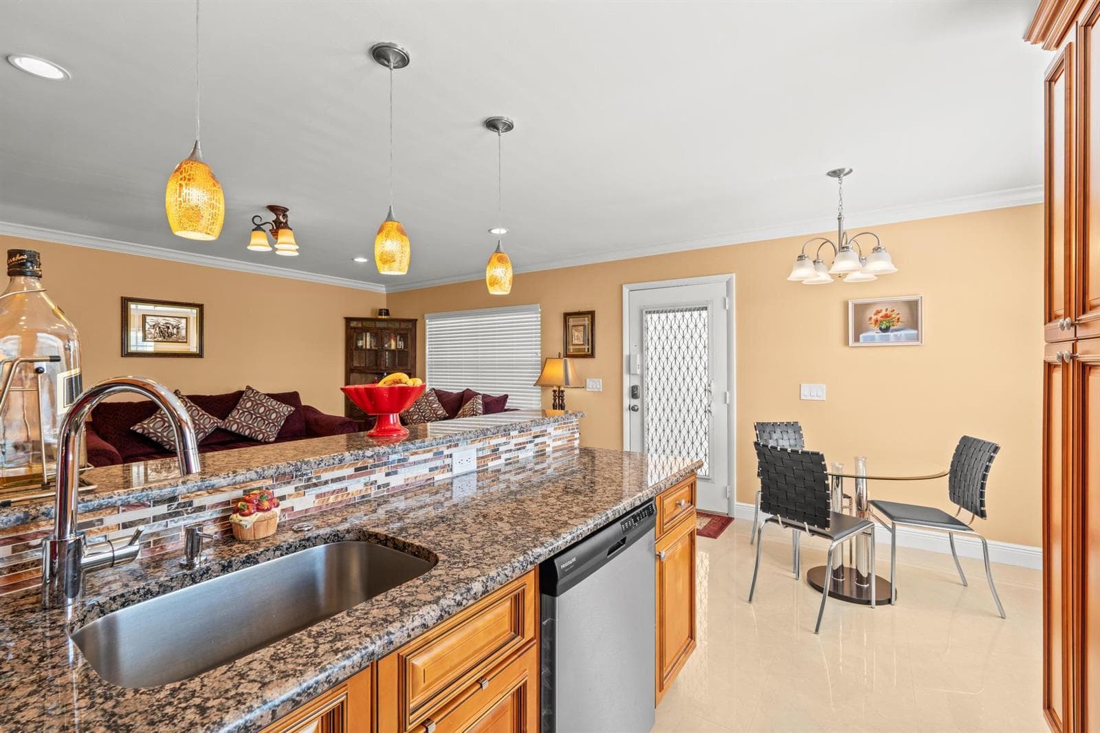 480 Flanders J photo 10