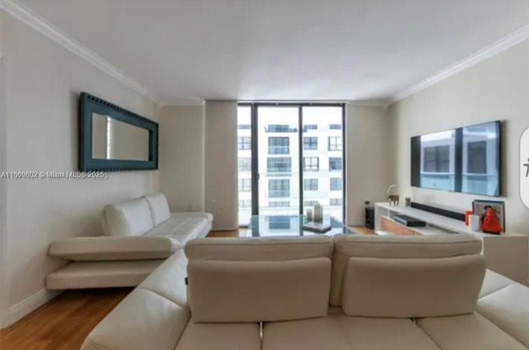9801 Collins Ave 10T photo 3