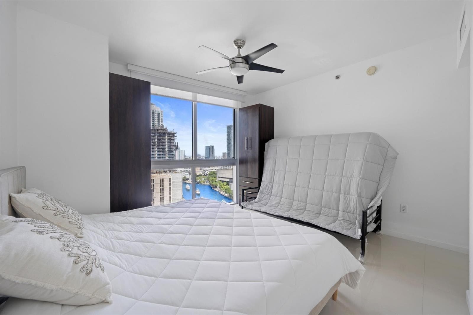 475 Brickell Avenue 1815 photo 12