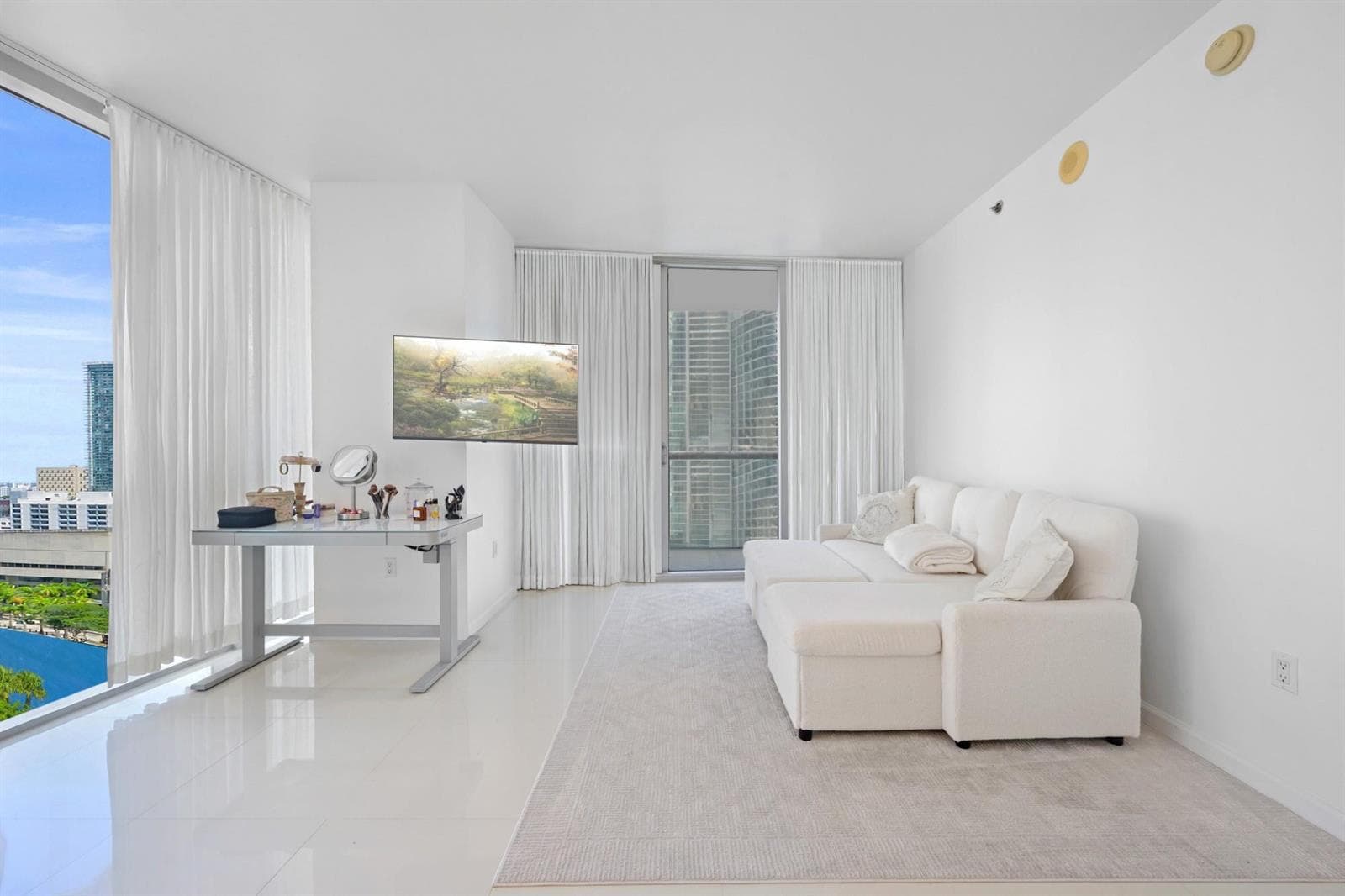 475 Brickell Avenue 1815 photo 7