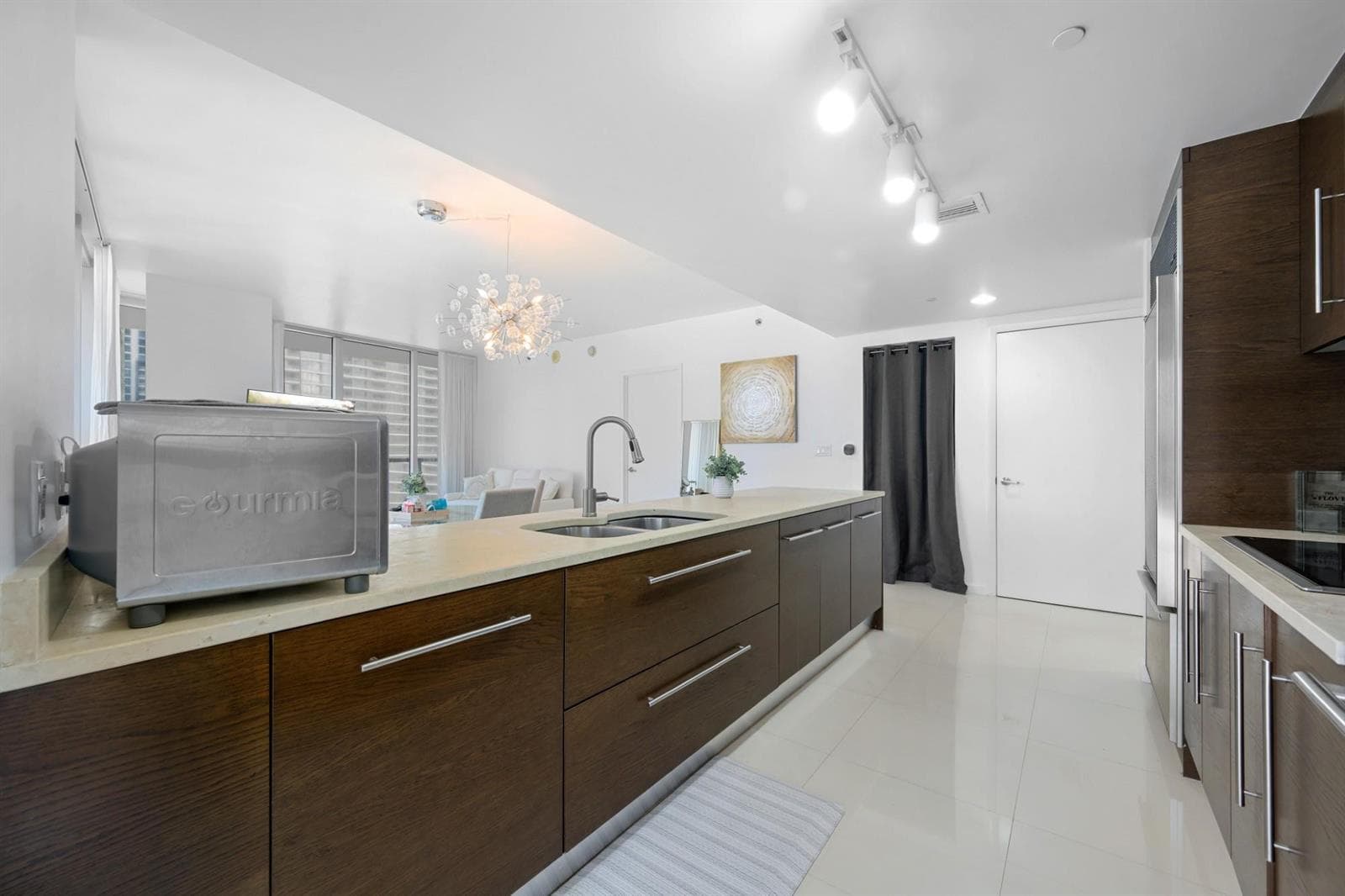 475 Brickell Avenue 1815 photo 3