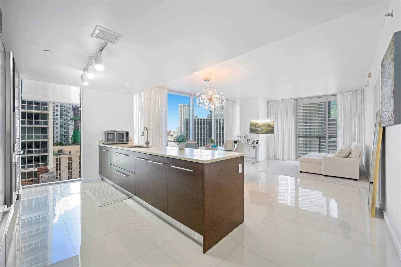 475 Brickell Avenue 1815 photo 4