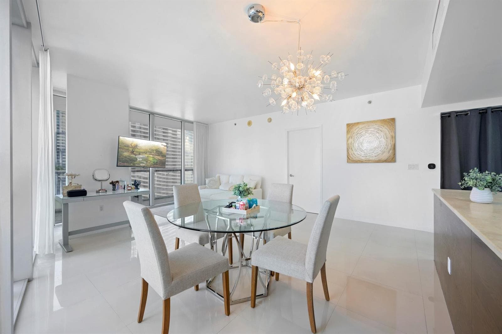 475 Brickell Avenue 1815 photo 8