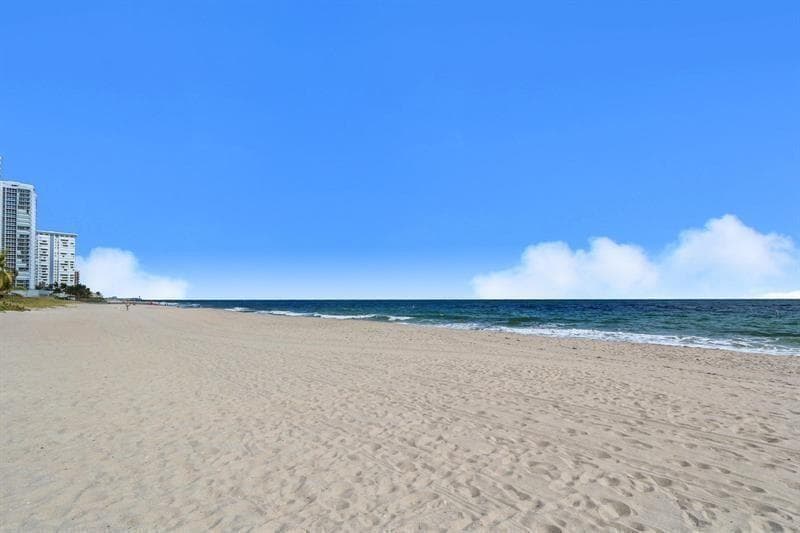 1461 S Ocean Boulevard 211 photo 3