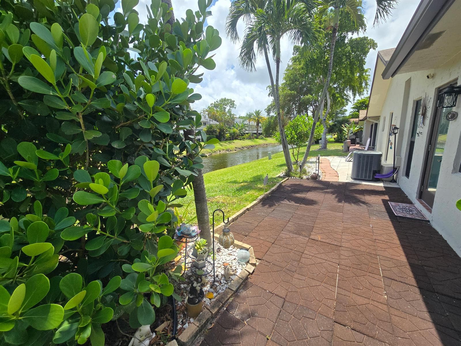 2098 SW 17th Drive photo 6
