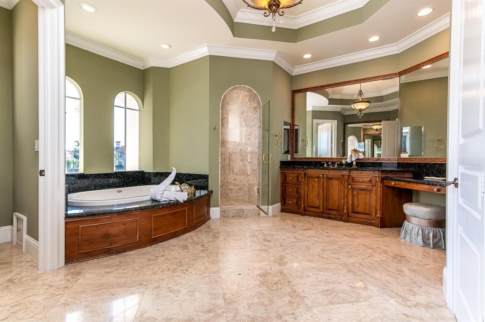 580 Admirals Way photo 12