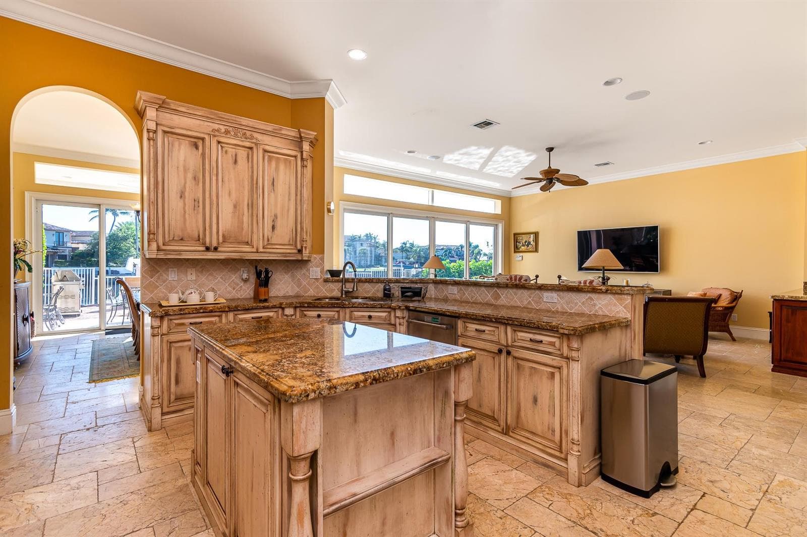 580 Admirals Way photo 5
