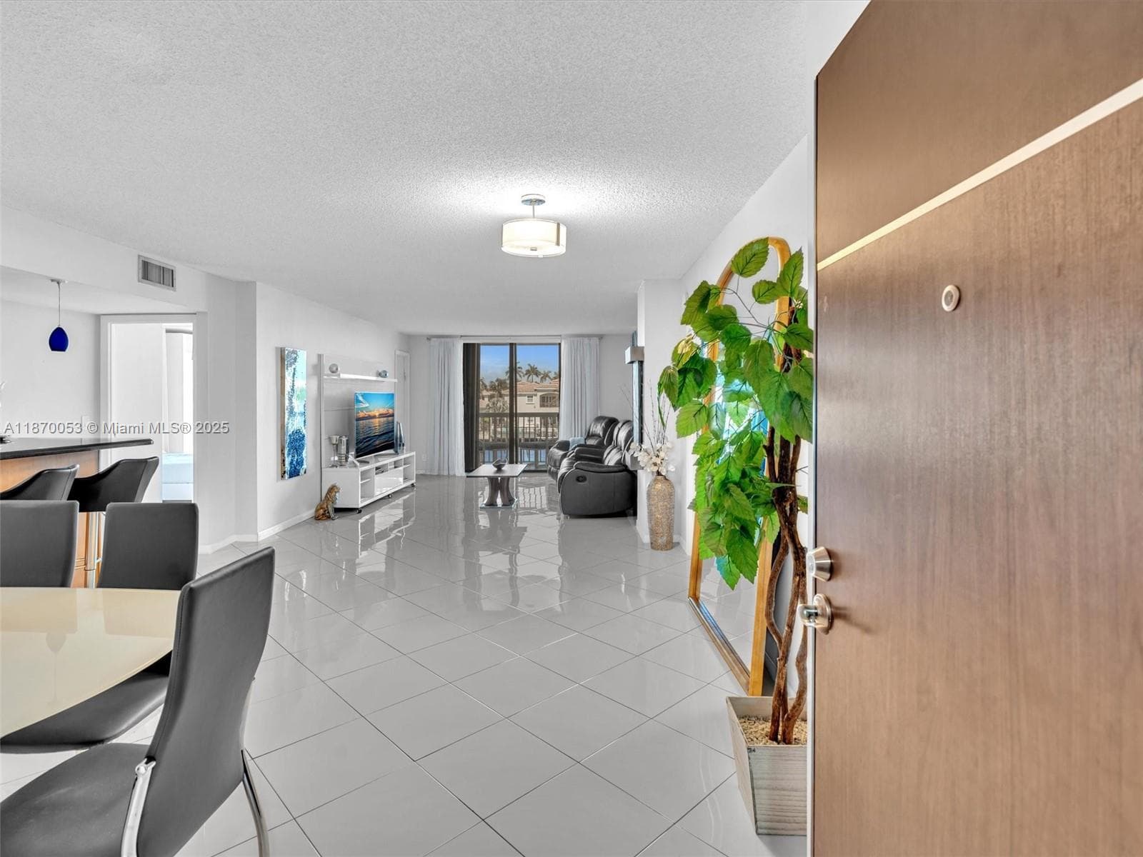 1500 S Ocean Dr 3E photo 2
