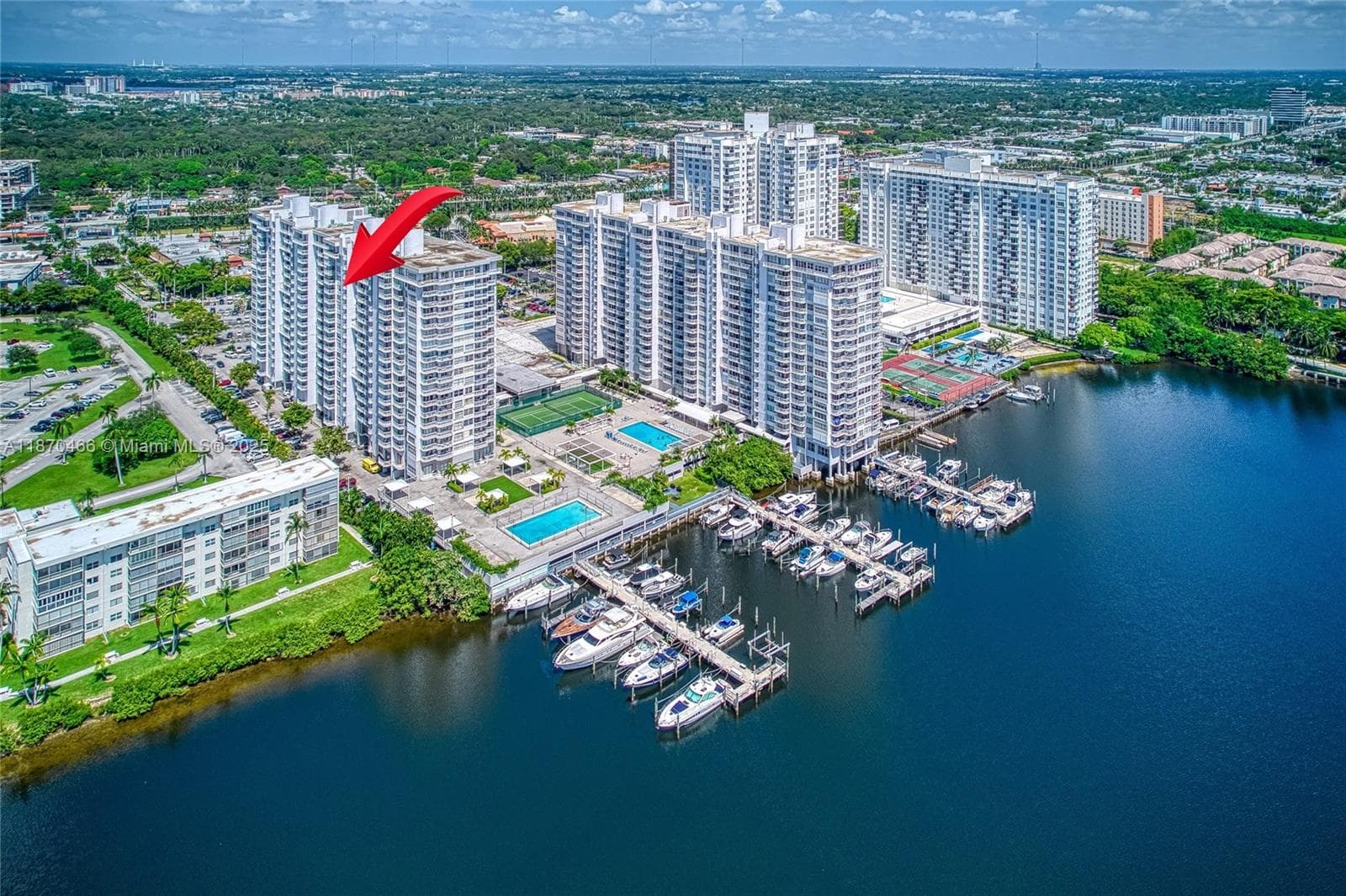 18021 Biscayne Blvd 1604 photo 2