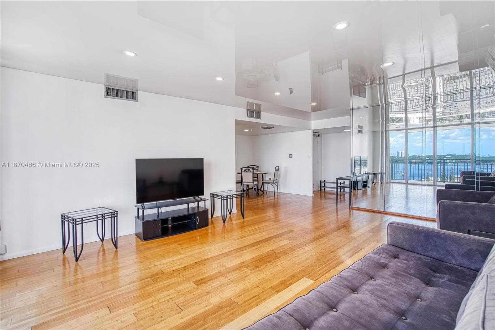 18021 Biscayne Blvd 1604 photo 6
