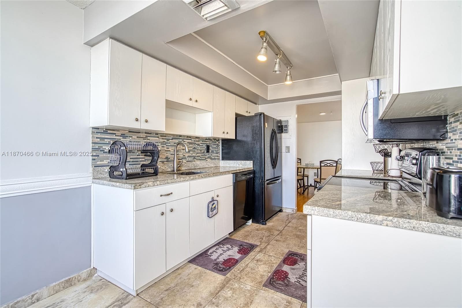 18021 Biscayne Blvd 1604 photo 13