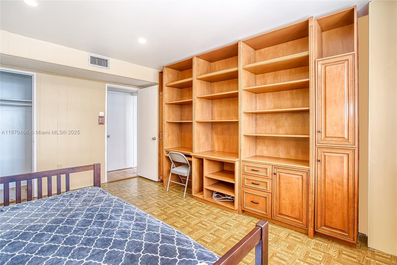 18021 Biscayne Blvd 1604 photo 17