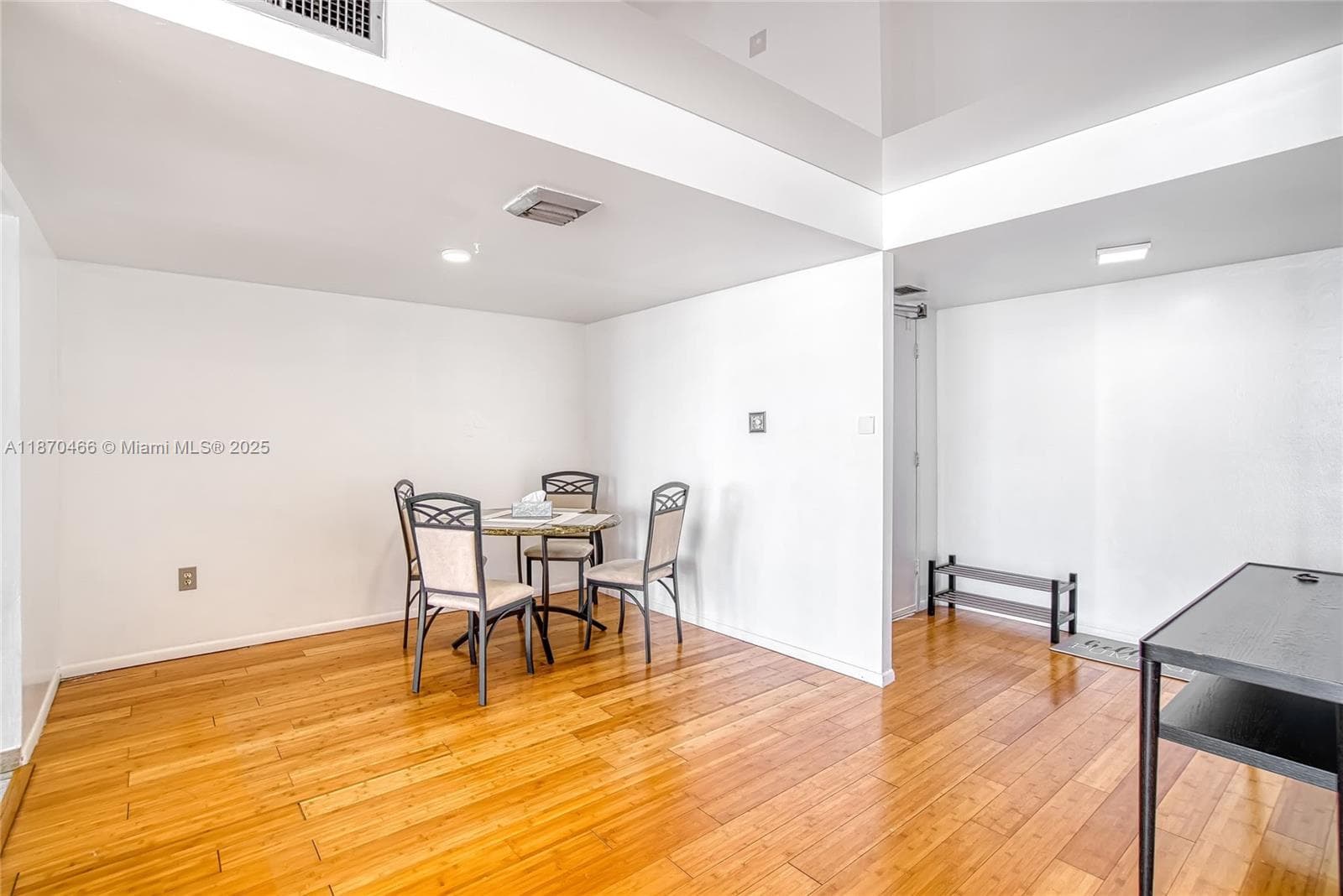 18021 Biscayne Blvd 1604 photo 7