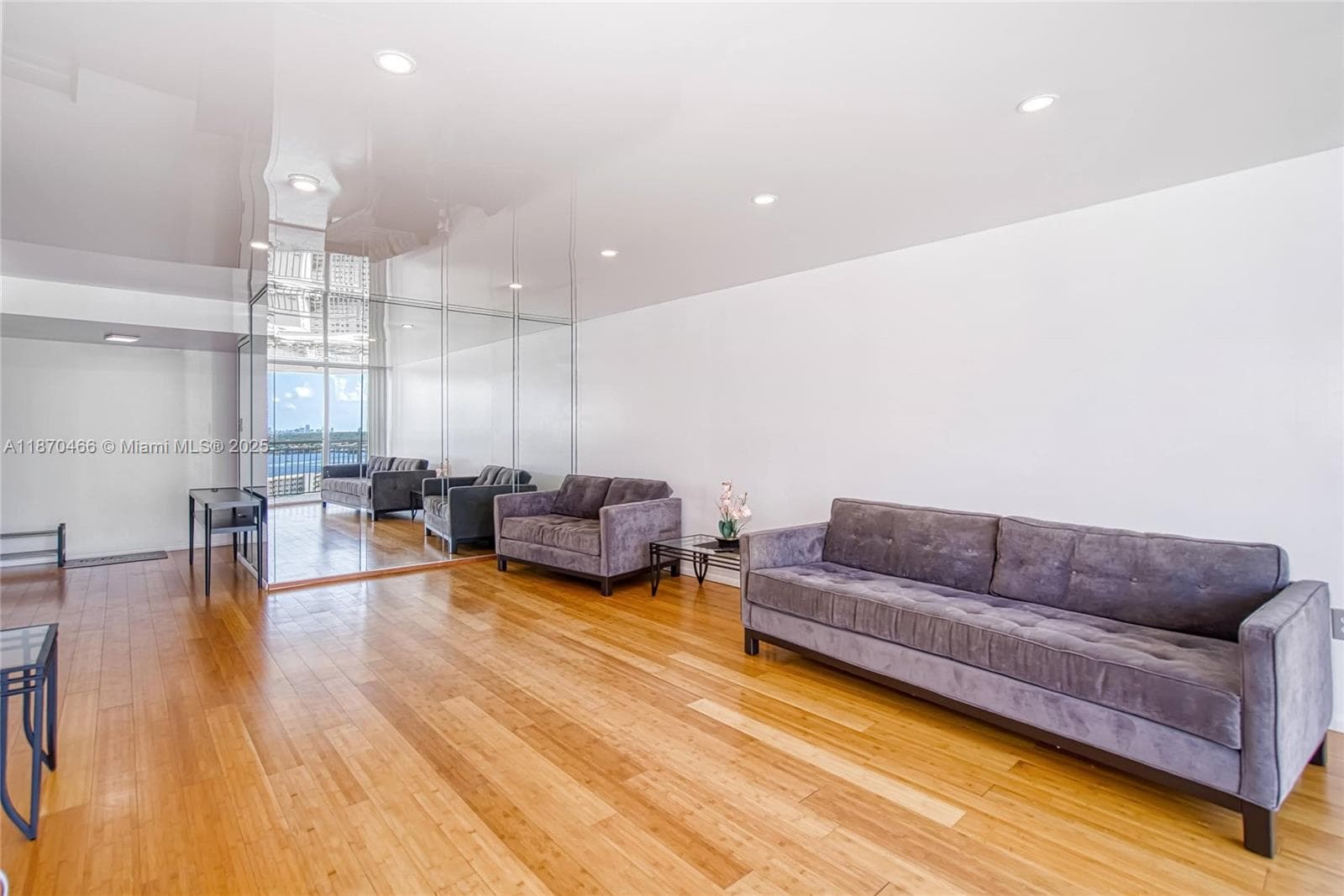 18021 Biscayne Blvd 1604 photo 5