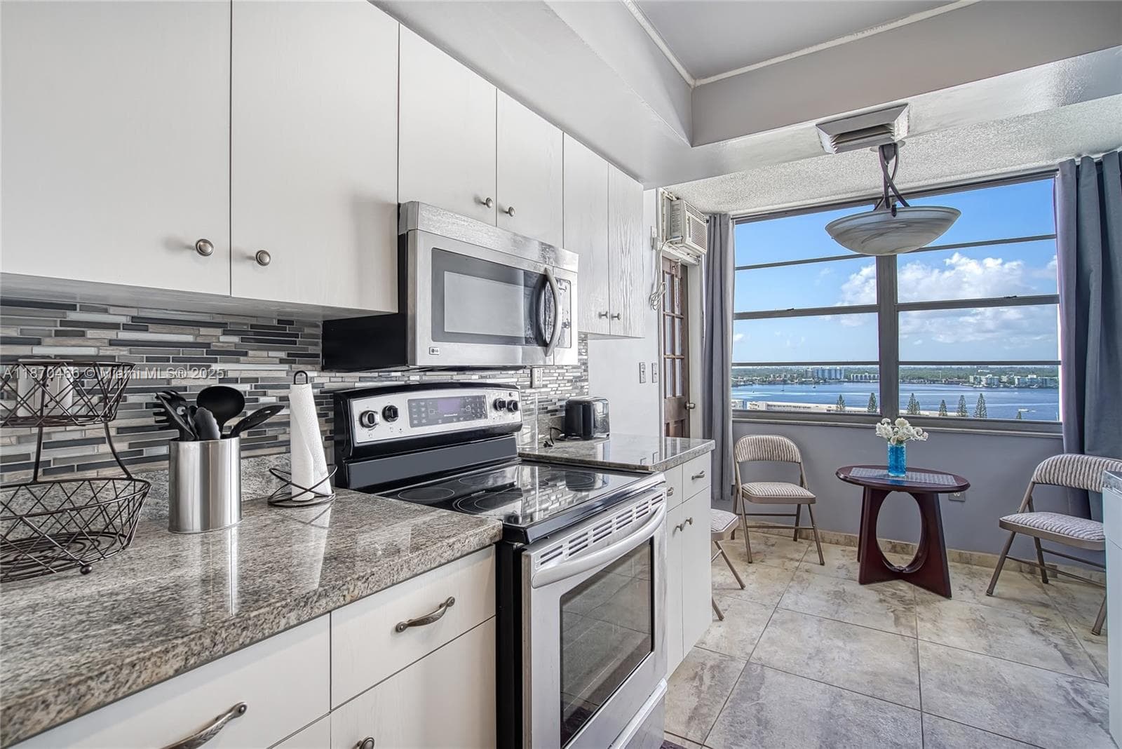 18021 Biscayne Blvd 1604 photo 10