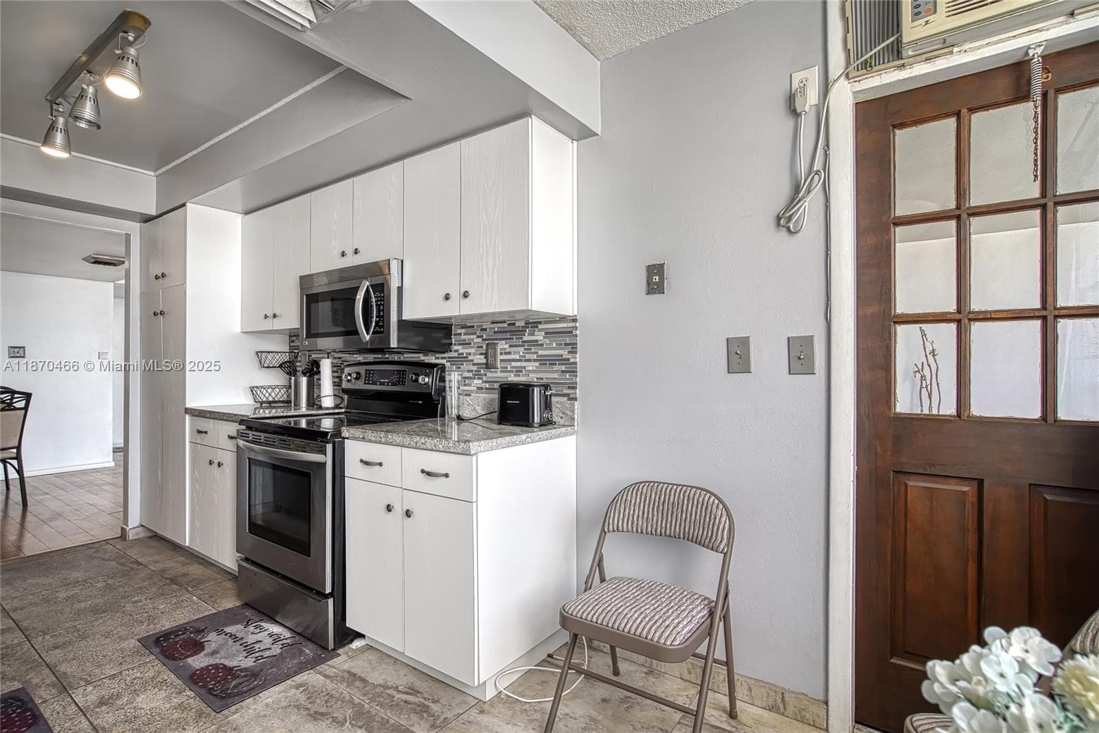 18021 Biscayne Blvd 1604 photo 14